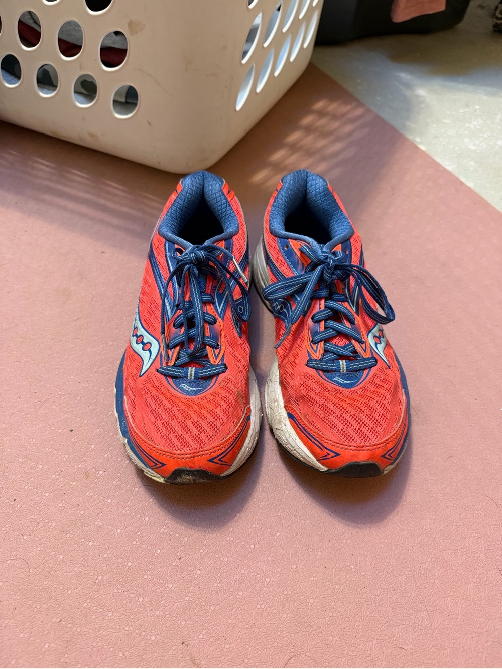 Saucony women’s pink & Navy Running Shoes